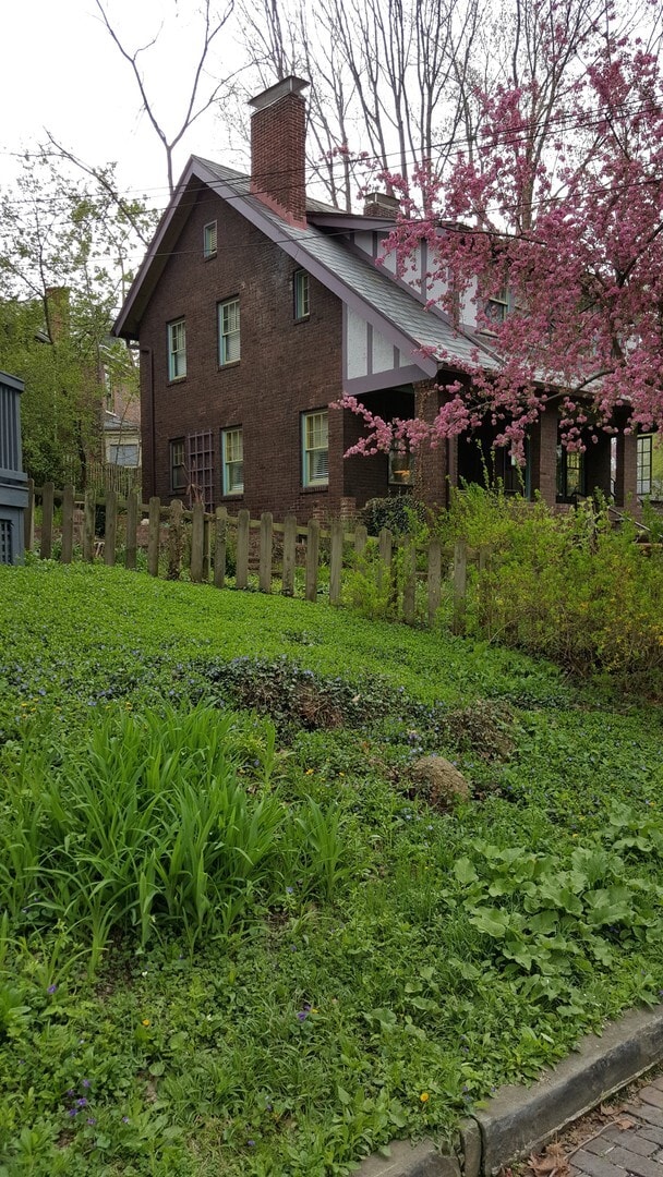 Building Photo - 2120 Iuka Ave