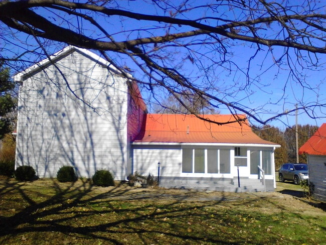 Building Photo - 205 N Cedar St