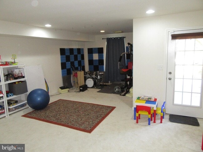 Building Photo - 544 Liam Pl