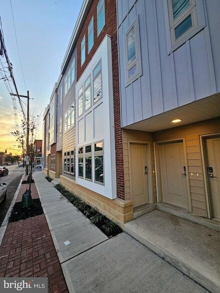Building Photo - 200 Hamilton Ave
