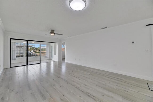 Building Photo - 9819 Hernando Ct