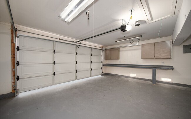 Building Photo - Beautiful 2 Story with Large Lot on Quiet ...