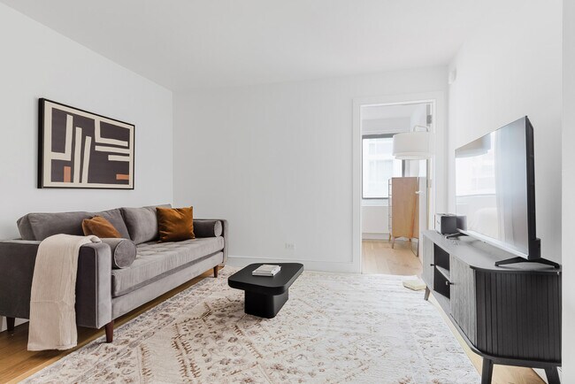 Building Photo - 230 E 44th St