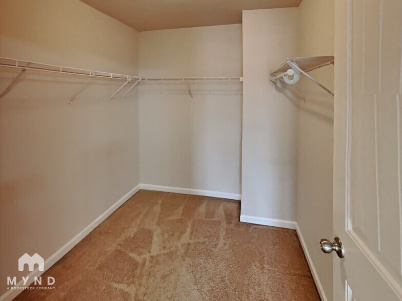 Building Photo - 397 Sand Bay Dr SW