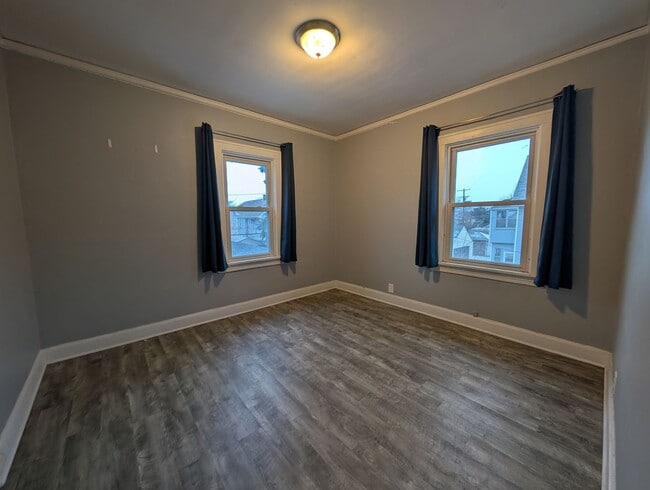 Building Photo - 2184 Wascana Ave