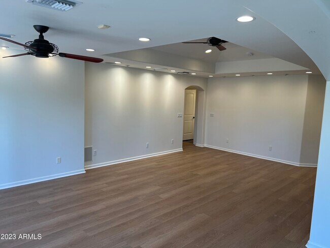 Building Photo - 4420 N 46th Pl