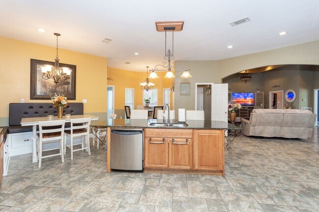 Building Photo - 3 Bedroom House in Addis with Pool, Gazebo...