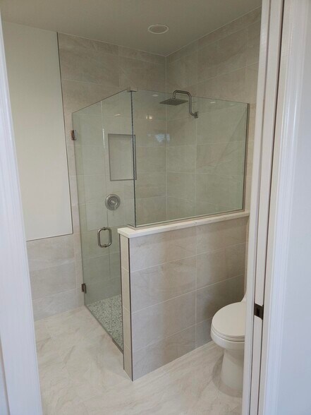 Master Bathroom - 4828 SW 17th Pl