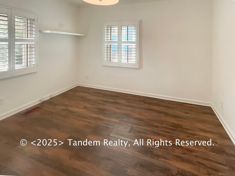 Building Photo - 401 Cleves St