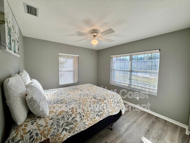 Building Photo - 105 2nd Ave E