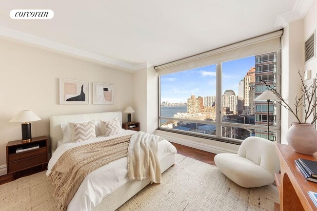 Building Photo - 10 Little W St