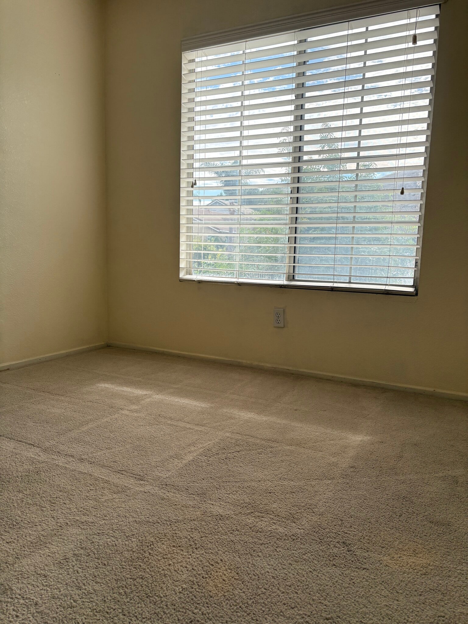 Building Photo - 16466 Denhaven Ct