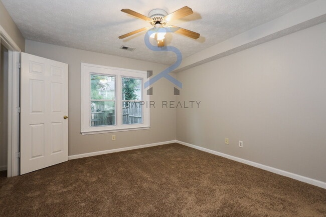 Building Photo - Move in before October 15th and get $100 O...