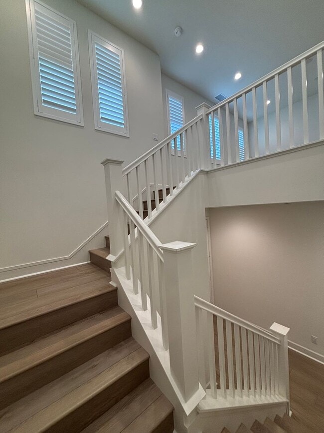Building Photo - Gorgeous New Build in East Ventura