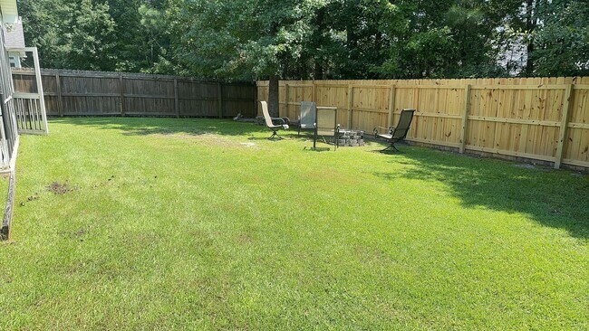 Building Photo - Beautiful home in Longleaf Pines
