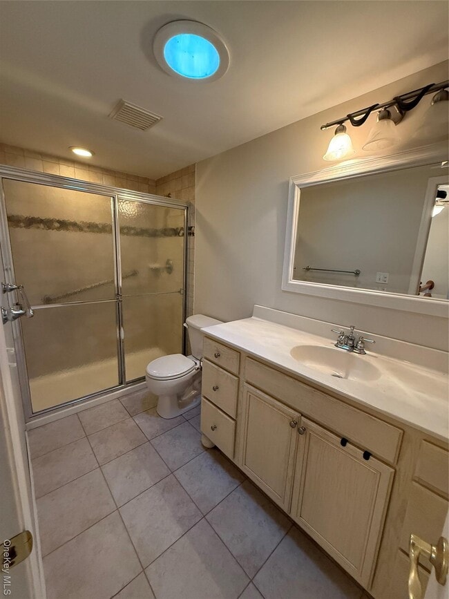 Building Photo - 586 Blue Ridge Dr