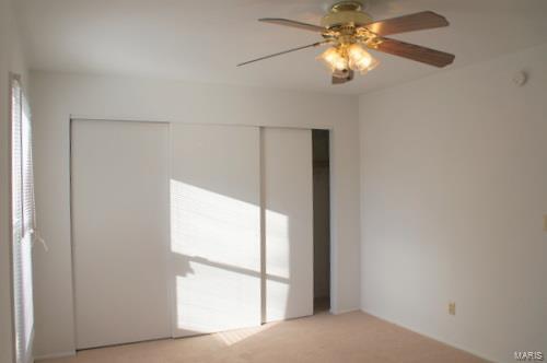 Building Photo - 715 White Oak Dr