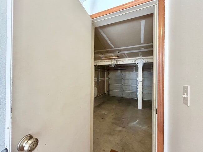 Building Photo - 15612 SW Wintergreen St