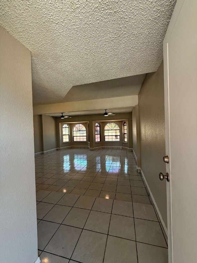 Building Photo - 11708 Sierra Azul Dr