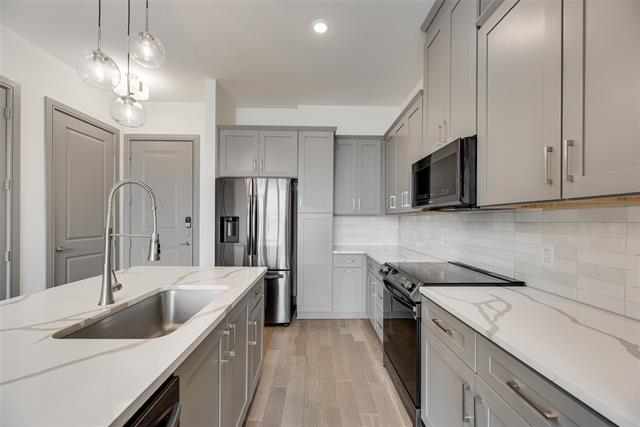 Building Photo - 2700 Old Denton Rd