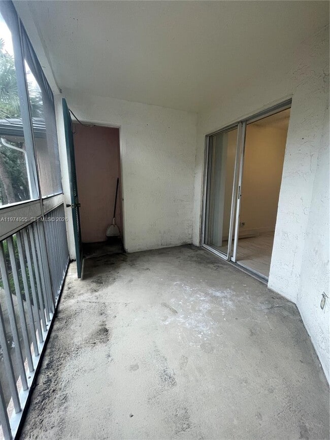 Building Photo - 9701 Westview Dr