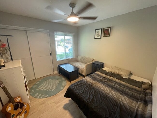 Building Photo - 160 Calle Querido