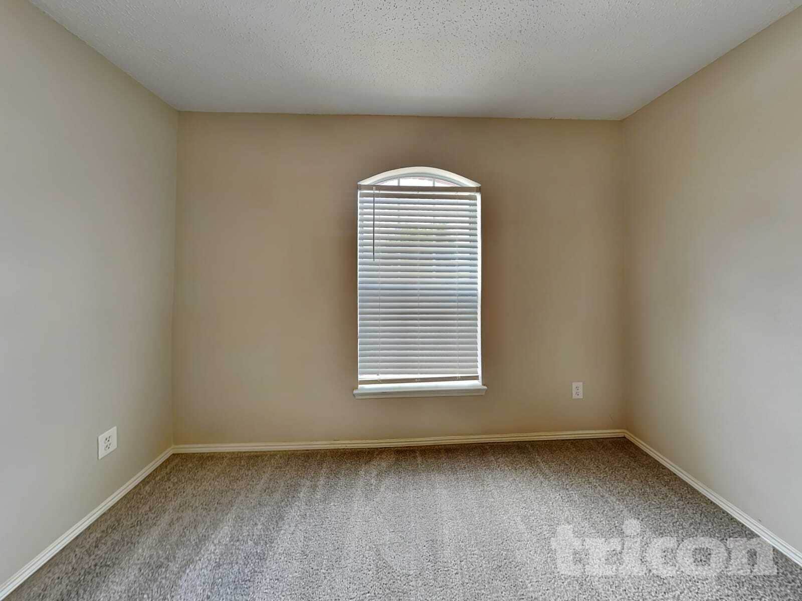 Building Photo - 637 Aqua Dr