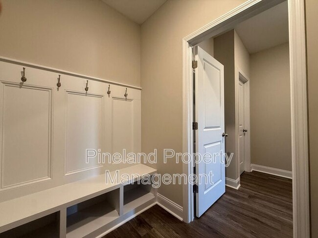 Building Photo - 4732 Mastercraft Ct