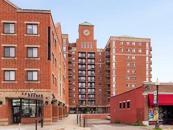 Building Photo - 15 North Beacon St