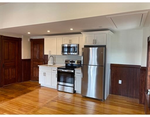 Building Photo - 41 Summer St