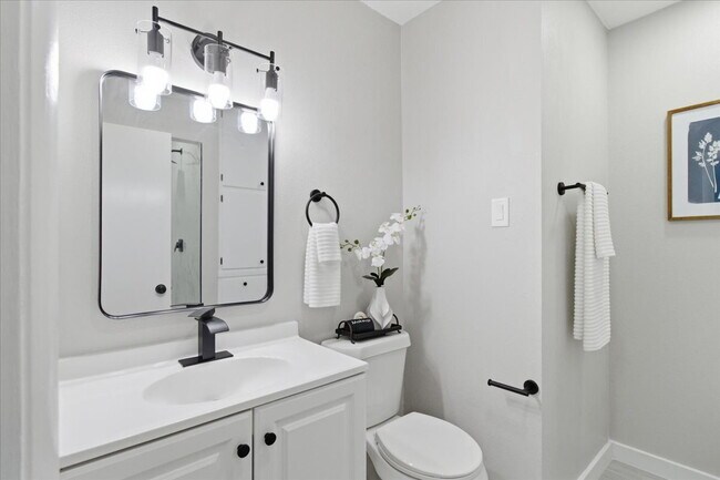 Building Photo - "Spacious 3-Bed, 2-Bath Gem with 2,155 Sq. Ft. on University Drive in Arlington, TX!"