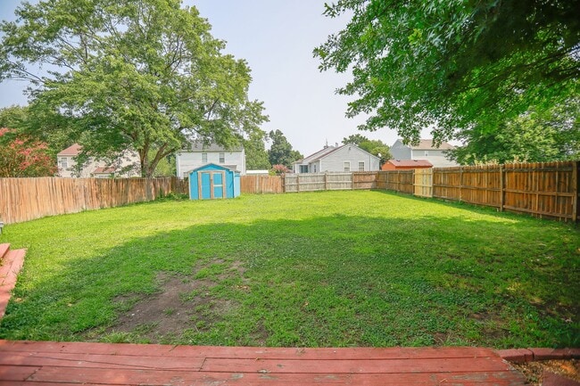 Building Photo - Modern Comfort in a Peaceful Setting – 4BR...