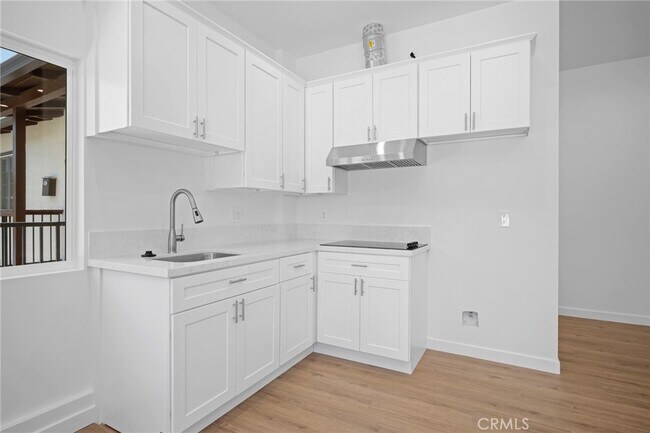 Building Photo - 10943 Nassau Ave