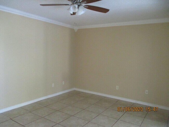 Building Photo - 610 Alhambra Lane