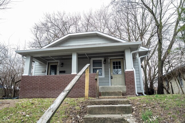 Building Photo - 2930 N Dearborn St