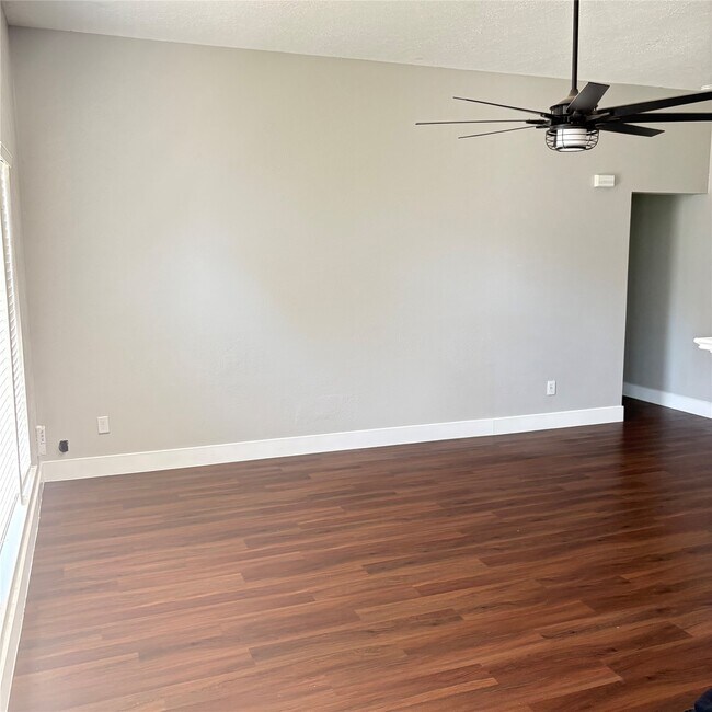 Building Photo - 20315 Aspenwilde Dr
