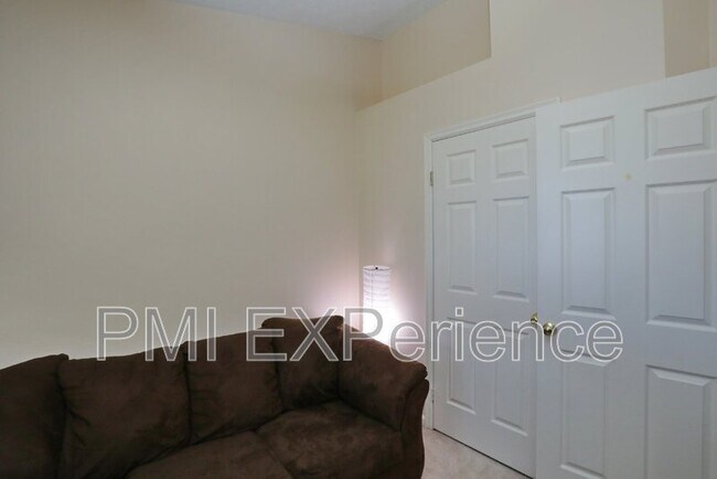 Building Photo - 12740 Wedgedale Ct