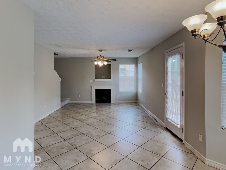 Building Photo - 180 Bramble Bush Trail