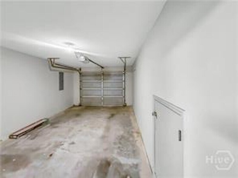 Building Photo - 3 Redding Ct