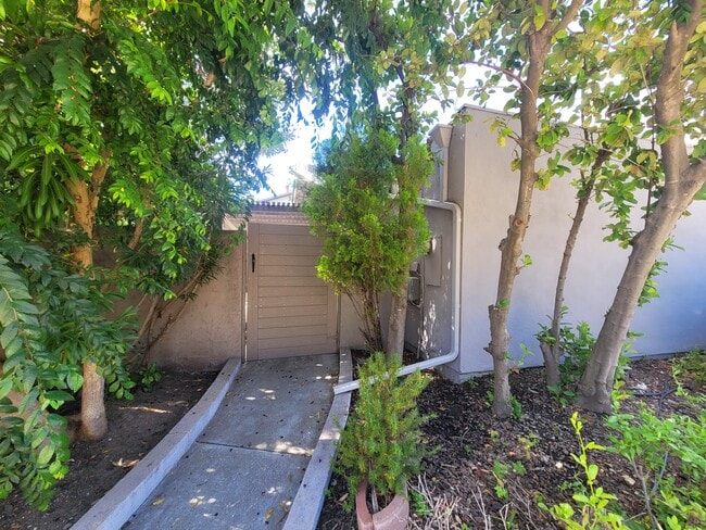 Building Photo - 1081 Triunfo Canyon Rd