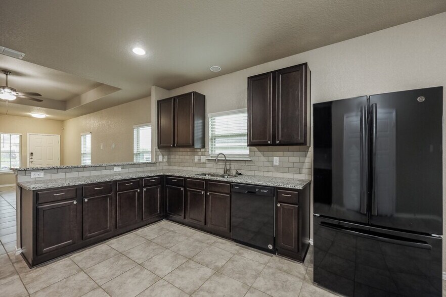 Building Photo - 7410 Coral Bells Ct
