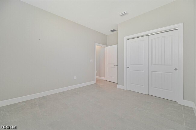 Building Photo - 42218 Edgewater Dr