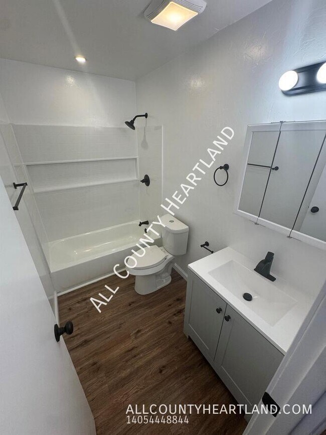 Building Photo - 804 NW 23rd St