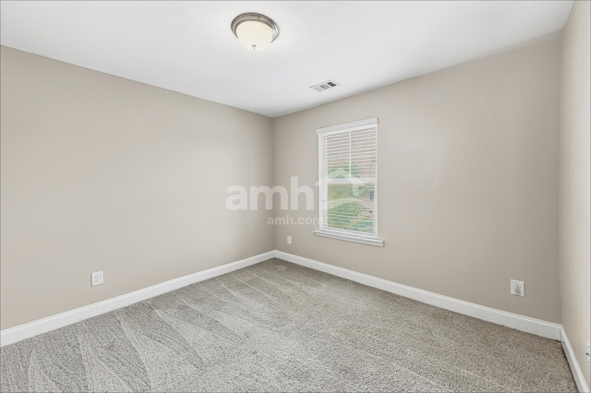 Building Photo - 2049 Greenfern Ct