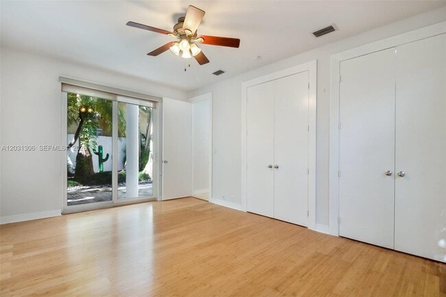 Building Photo - 4051 Ensenada Ave