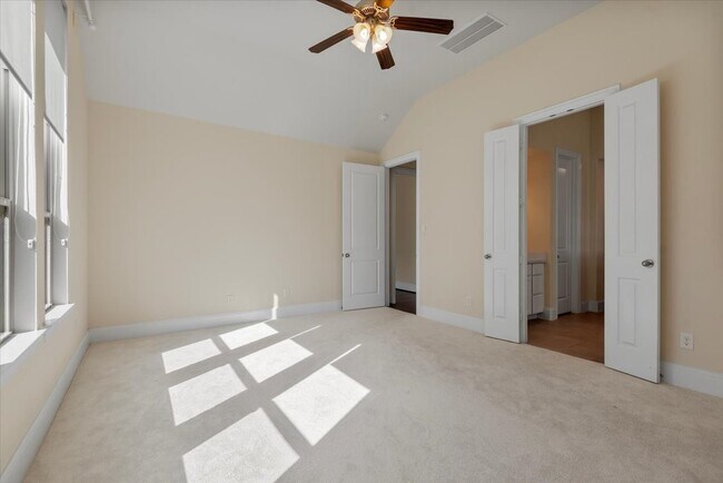 Building Photo - 11231 Dunstan Hill Dr