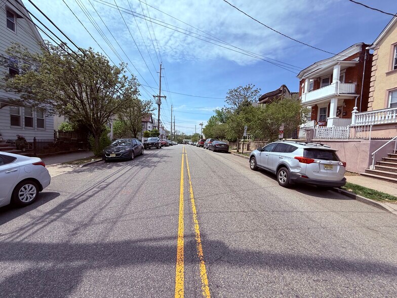 Building Photo - 38 Lanza Ave