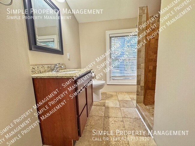 Building Photo - 1246 Dickinson St SE