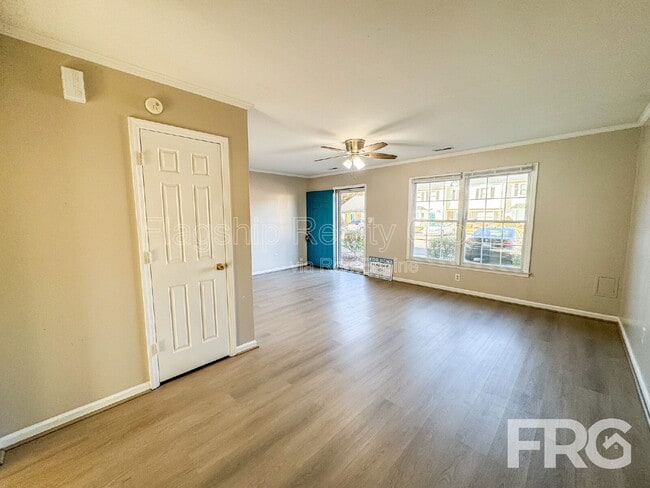 Building Photo - 2700 Thackery Rd