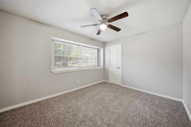 Building Photo - 16310 Emberwood Dr